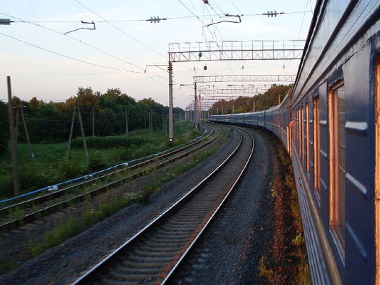 Во Львовской области авто столкнулось с поездом