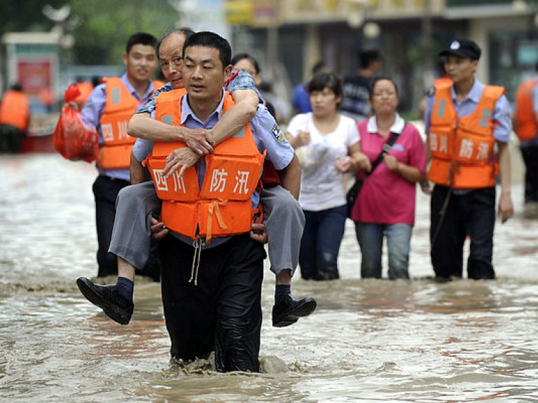 Количество погибших в результате наводнения в Японии возросло до 16 человек