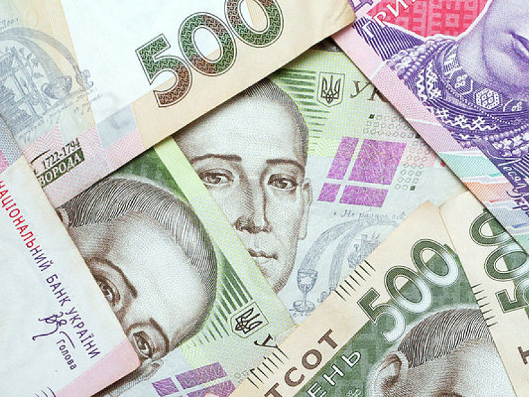 НБУ установил официальный курс на уровне 26,02 гривны за доллар