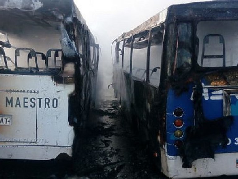 В Борисполе сгорели два автобуса (ФОТО)