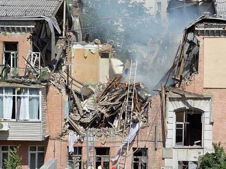 Взрыв дома в Киеве: сыну погибшей женщины восстанавливают документы для поступления в вуз