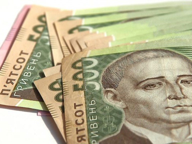 НБУ установил официальный курс на уровне 26,00 гривен за доллар