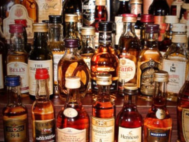 В Украине вырастет нелегальный рынок спиртного из-за повышения стоимости – эксперт