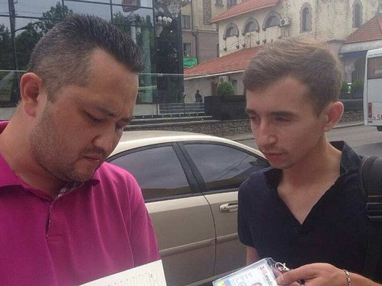 В Николаеве водитель маршрутки напал на журналиста