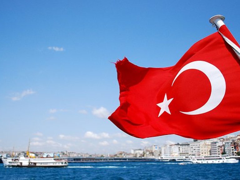 В Турции выдали ордера на арест 34 экс-сотрудников государственного телеканала