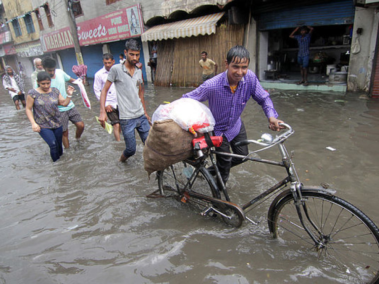 Наводнения в Индии: От стихии  погибли более 80 человек (ФОТО)