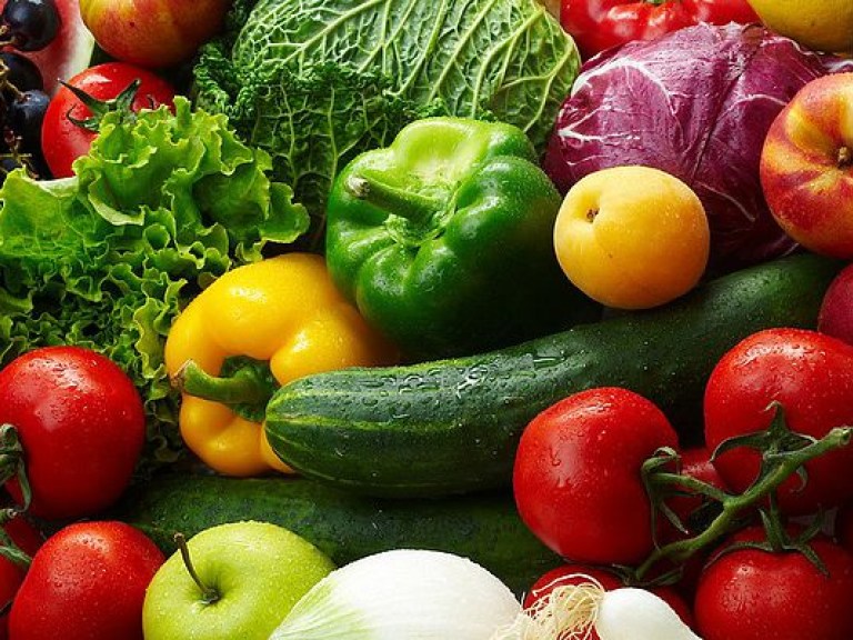 С ранних овощей и фруктов необходимо счищать «нитратную» кожуру &#8212; эксперт