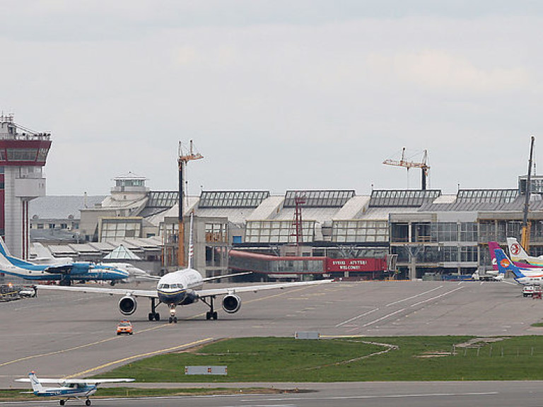 В Вильнюсе на 35 дней закрыли аэропорт, пострадали рейсы в Киев