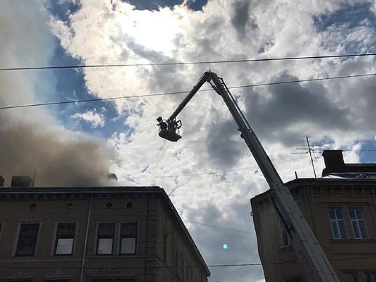 Пожар в жилом доме в центре Львова ликвидировали (ФОТО)
