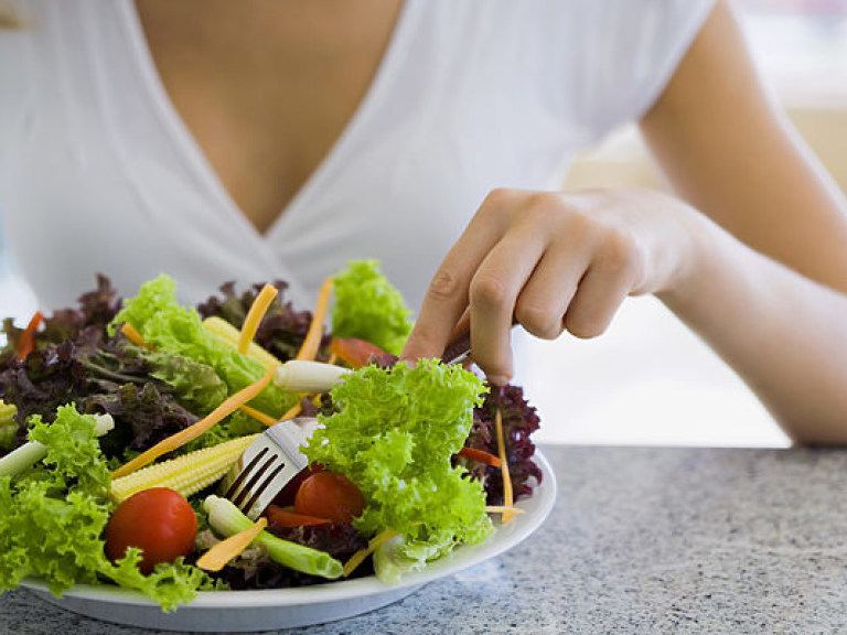 Врач назвал блюда, которые можно есть перед сном