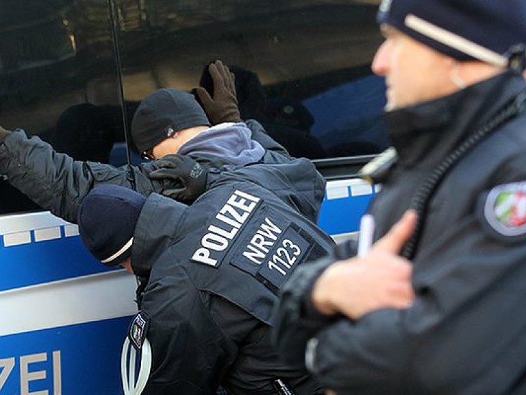 В Германии мигранты устроили массовые беспорядки и погромы &#8212; СМИ