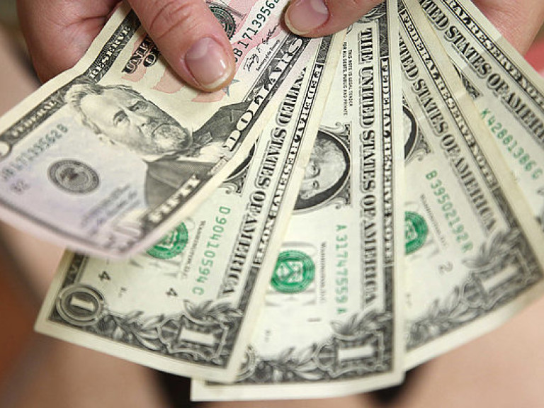 В июне украинцы продали валюты на 339 миллионов долларов больше, чем купили &#8212; НБУ