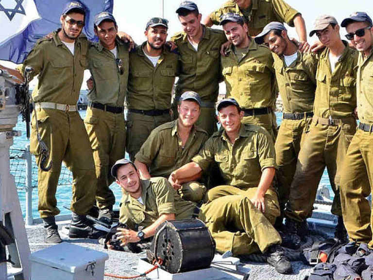В Израиле палестинец пытался наехать на группу военнослужащих, есть пострадавшие