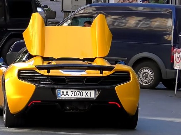 В Киеве заметили элитный суперкар McLaren 650S Spider за 7 миллионов гривен (ФОТО, ВИДЕО)