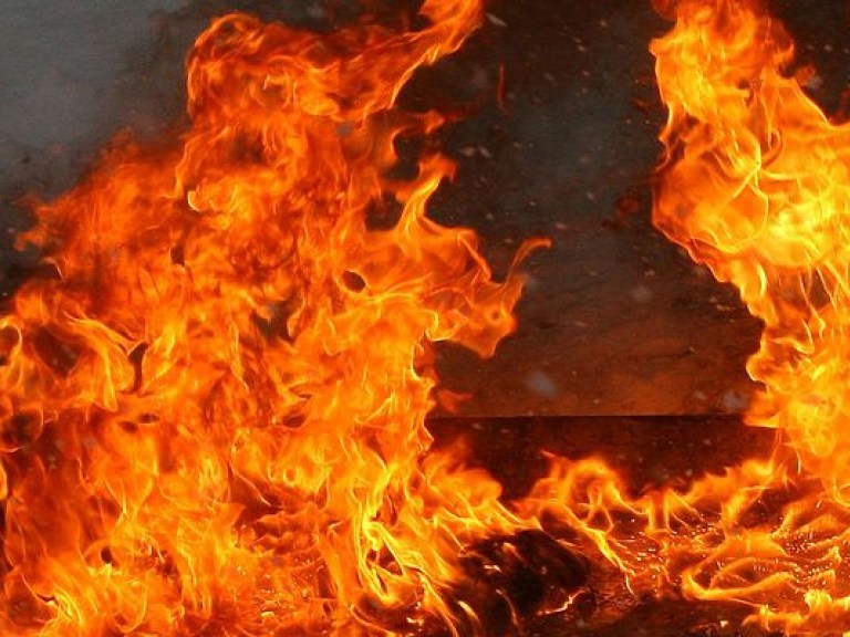 Спасатели назвали причину вчерашнего пожара на бывшей нефтебазе «БРСМ»