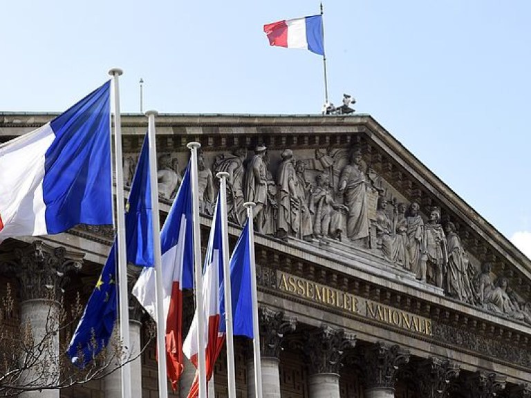 Сенат Франции проголосовал за закон о борьбе с терроризмом