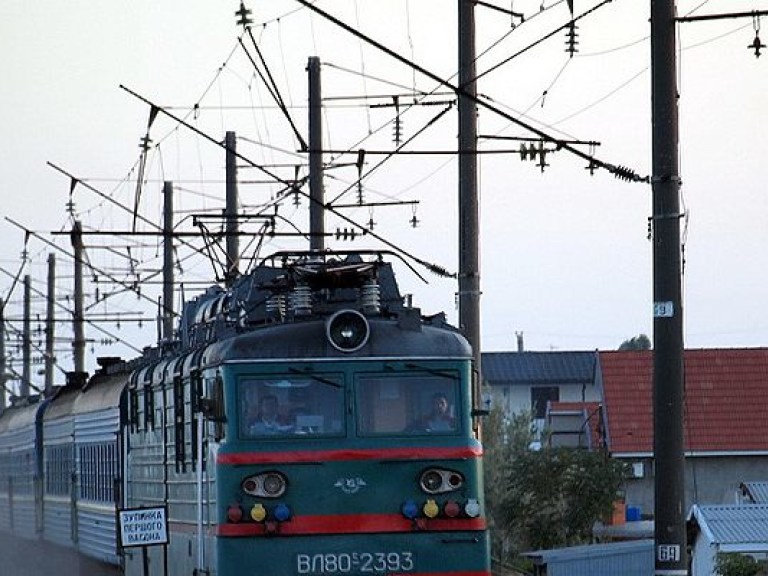 В Тернополе ребенка ударило током при попытке сделать селфи на вагоне поезда