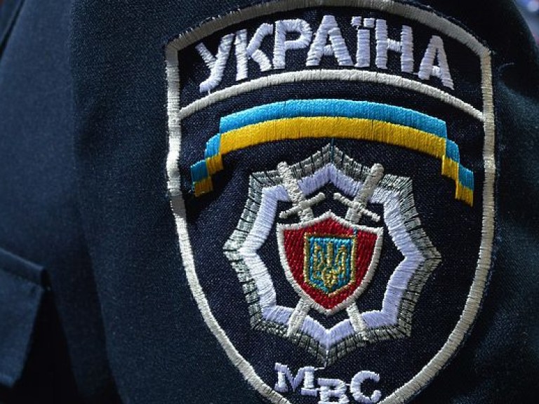 В Киеве у торгового центра неизвестные расстреляли мужчину из автомата (ФОТО) &#8212; ОБНОВЛЯЕТСЯ