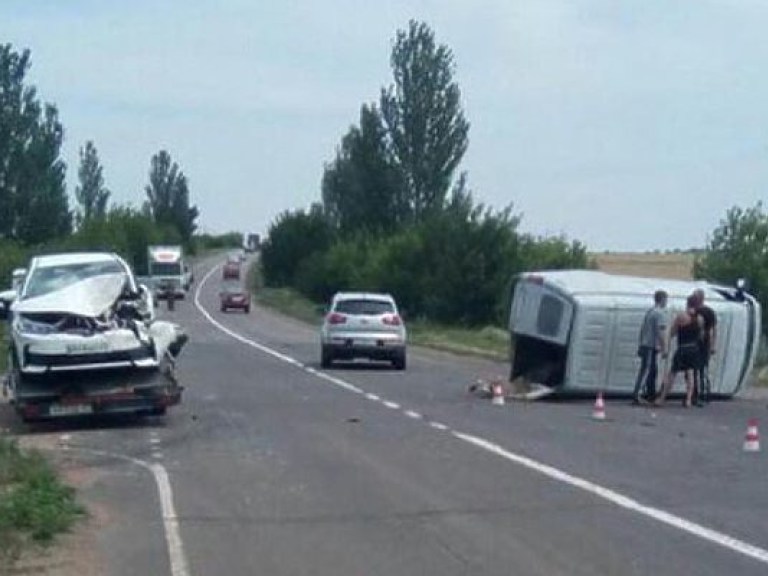 На трассе «Одесса-Мелитополь-Новоазовск» Toyota столкнулась с ГАЗ-2705, пятеро человек пострадали (ФОТО)