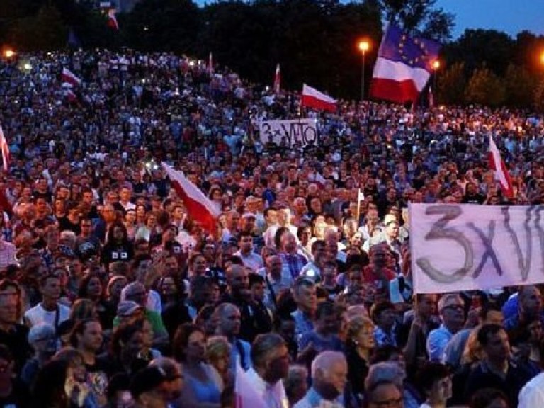 В Польше продолжаются протесты против судебной реформы