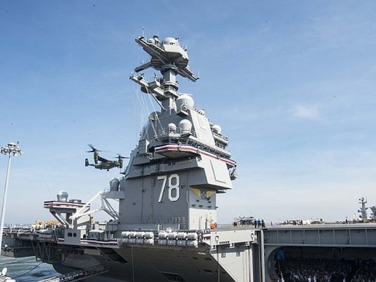 Трамп ввел в состав флота США новейший авианосец (ФОТО)