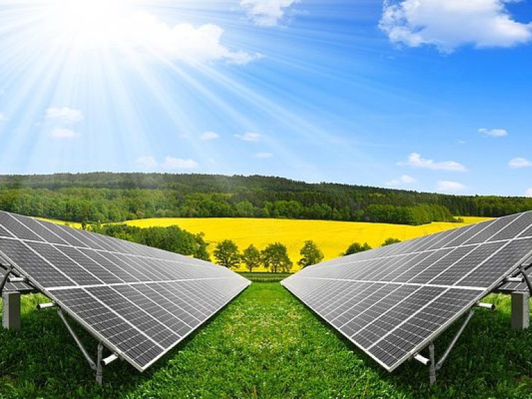В Украине запустили новую солнечную электростанцию (ВИДЕО)