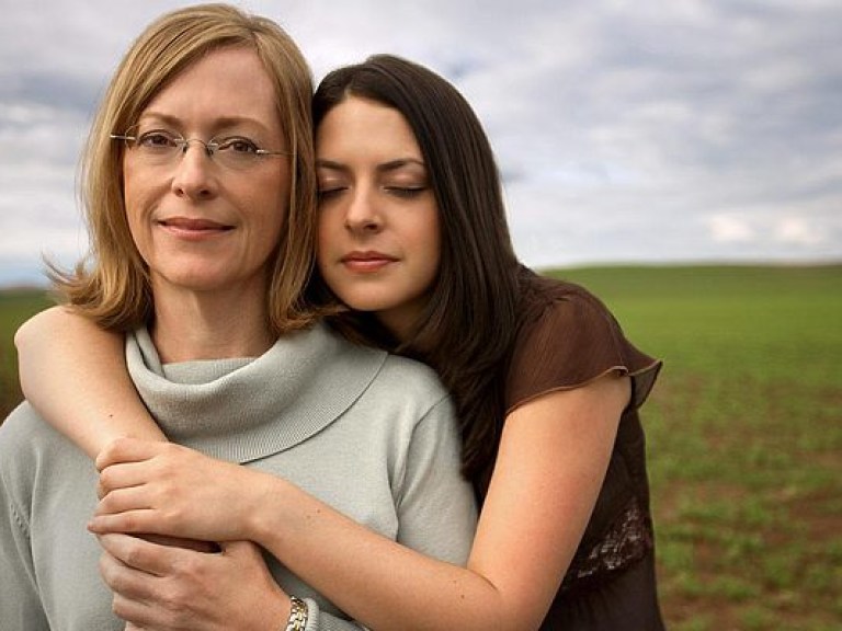 Психолог: Мать и дочь не должны быть похожими личностями