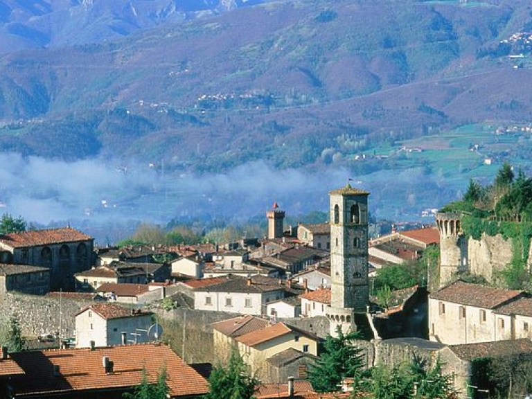 В Италии из-за жары обмелело озеро, в двух регионах введен режим ЧП