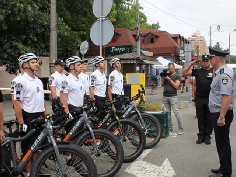 Курортную зону Одессы будут охранять полицейские на лайкбайках (ФОТО)