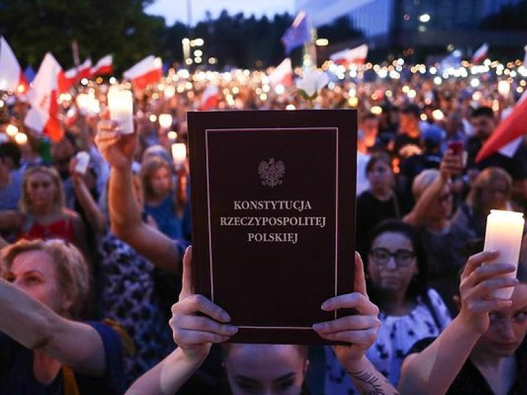 В Польше продолжаются протесты против судебной реформы (ФОТО, ВИДЕО)