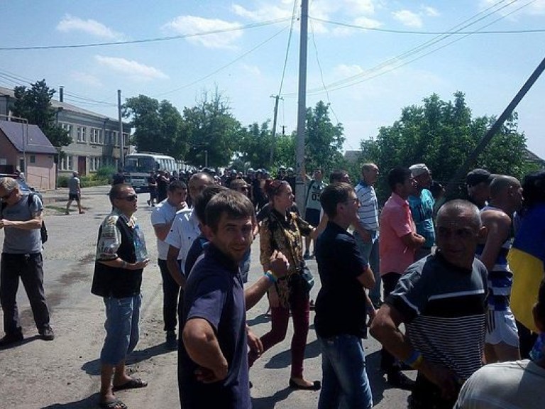 В Одесской области здание суда забросали коктейлями Молотова (ФОТО)