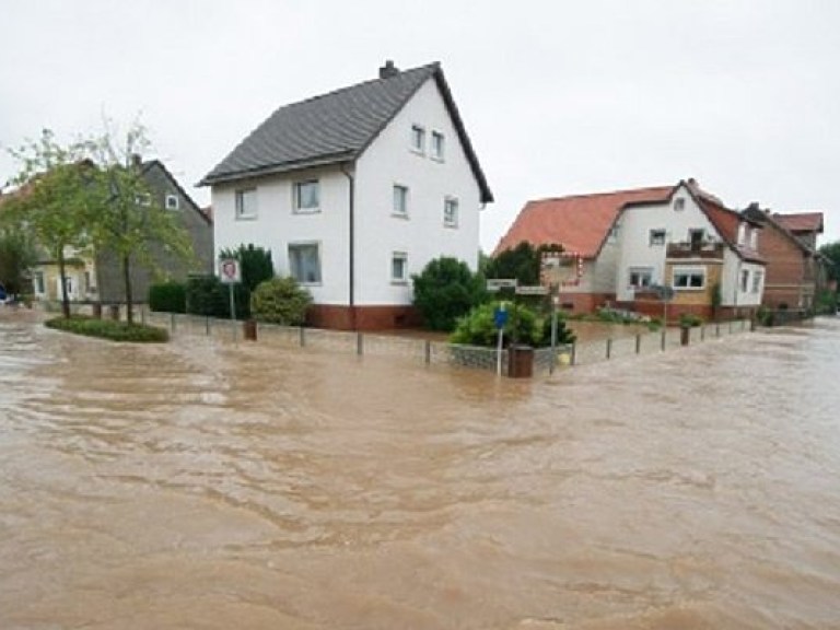 В Германии из-за непрерывных дождей возникла угроза наводнений (ФОТО)