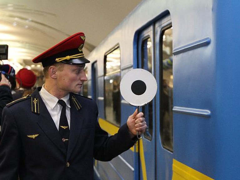 В метро Киева сломался поезд и вызвал перебои в работе подземки