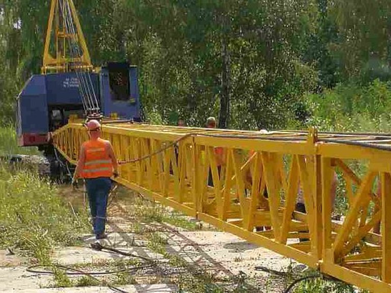 Под прикрытием «титушек» возобновилась скандальная стройка в Голосеевском лесу в Киеве &#8212; активист (ФОТО,ВИДЕО)