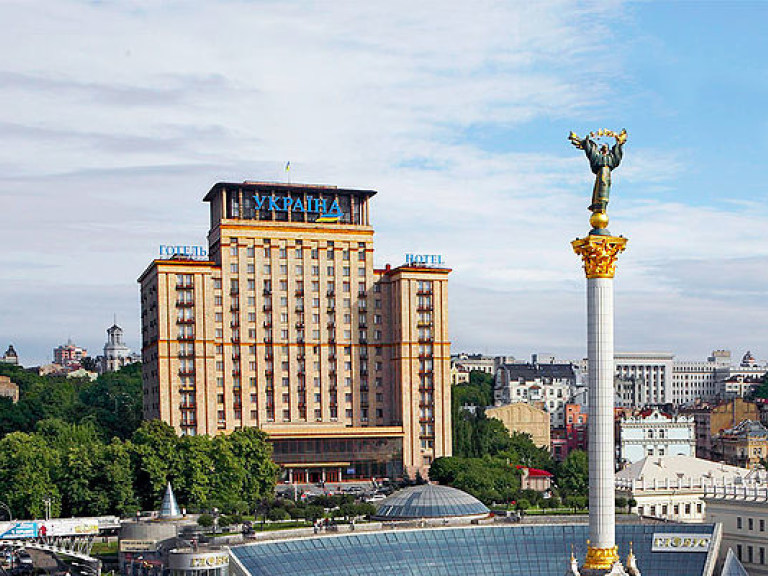 В Киеве из гостиницы &#171;Украина&#187; эвакуировали людей