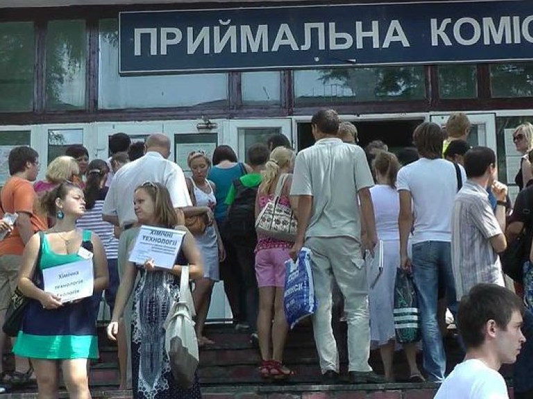 Сегодня в Украине заканчивается регистрация заявлений абитуриентов