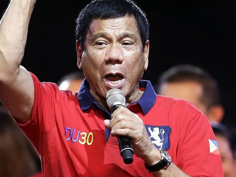 Президент Филиппин угрожает бомбить школы за антиправительственные призывы