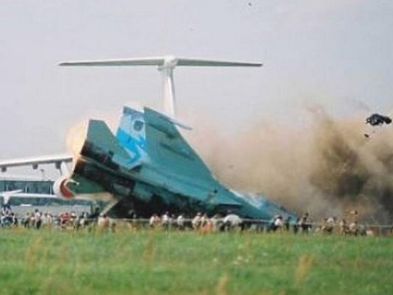 «Скниловская трагедия»: 15 лет назад во время авиашоу самолет рухнул на зрителей (ВИДЕО)