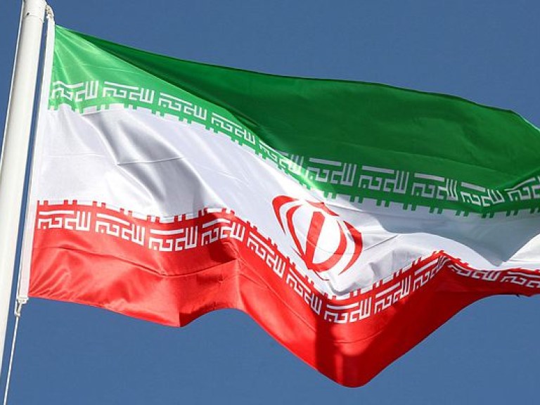 Иран успешно запустил в космос ракету-носитель собственного производства (ФОТО)