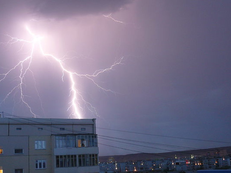 Синоптики предупредили киевлян о грозах и дождях 29 июля
