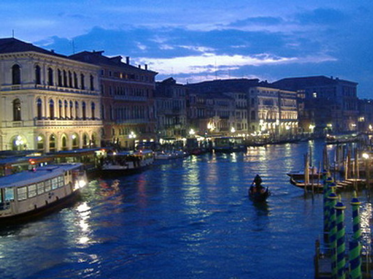 В Венеции в разы подняли штрафы для полуголых туристов