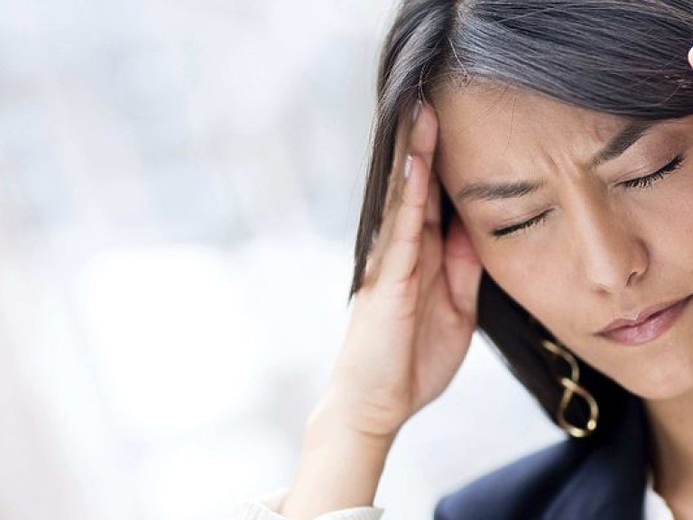 Психолог: Причиной хронической головной боли может быть любовь к контролю