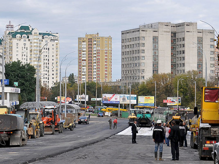 В Киеве на два дня ограничат движение на некоторых улицах из-за ремонта дорог