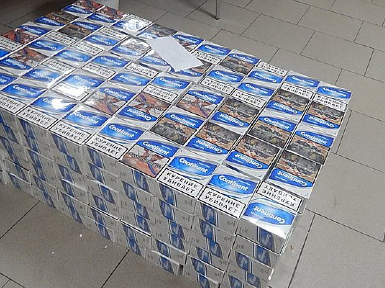 Одесские правоохранители обнаружили 13 тысяч пачек контрафактных сигарет