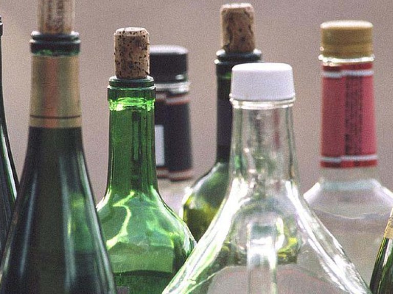 Прокуратура Львовской области объявила о подозрении четырем «производителям» нелегального алкоголя