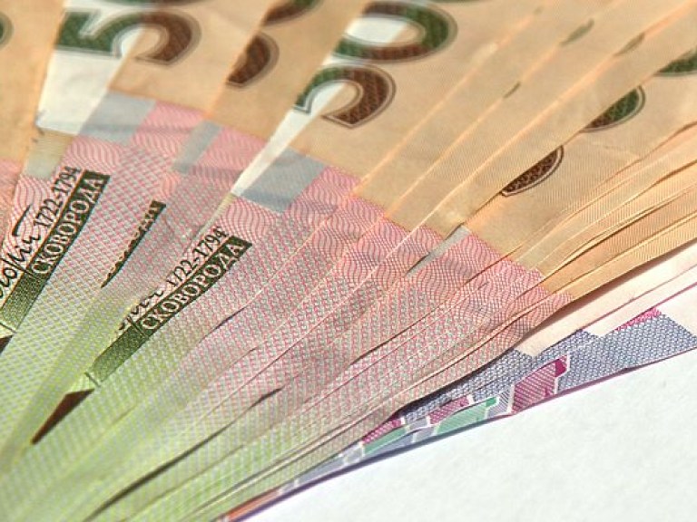 Зарплата новых специалистов в министерствах составит 50-70 тысяч гривен