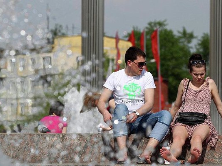 Синоптики предупредили о сильной жаре в шести областях Украины