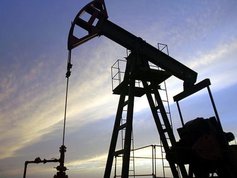 Стоимость нефти Brent понизилась до  51, 92 доллара за баррель