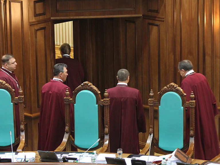 Первые гражданские обращения в Конституционный суд Украины придут от пенсионеров &#8212; адвокат