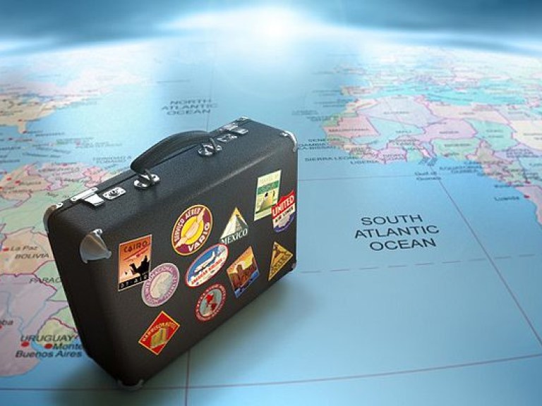 Украинцы больше всего экономят на отдыхе и одежде – эксперт